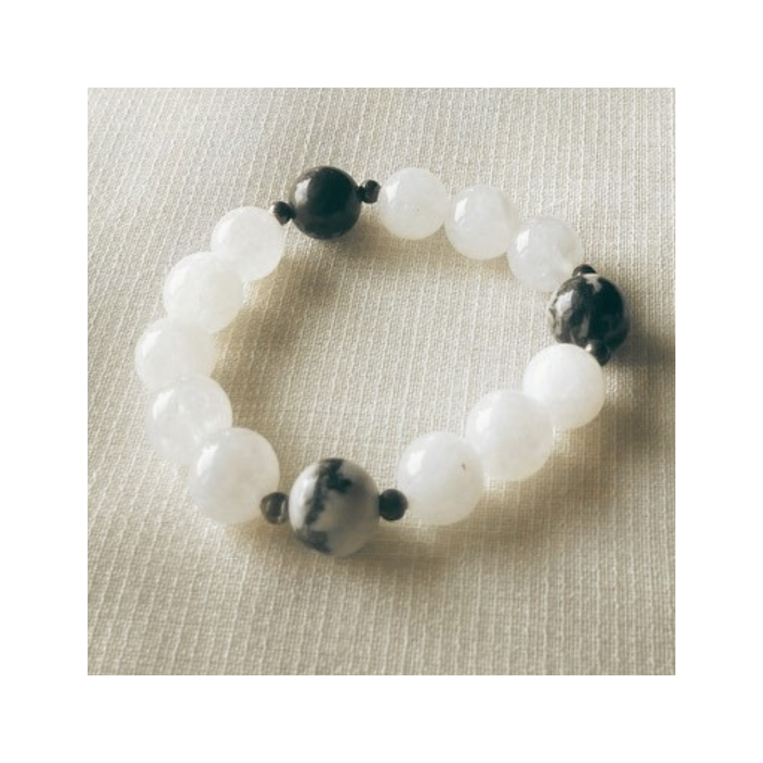 White jade and agate bracelet